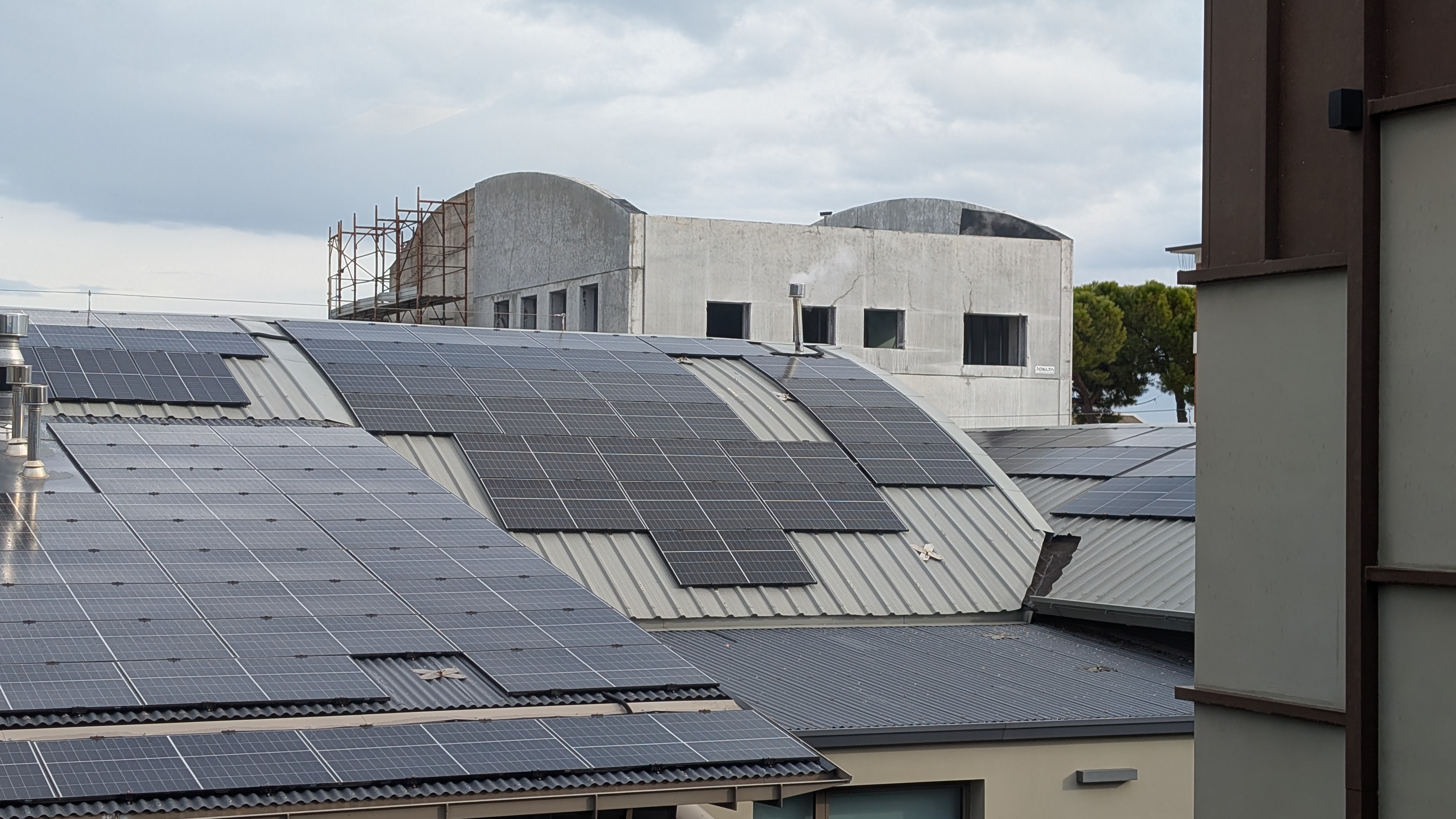 Pannelli fotovoltaici sullo stabilimento